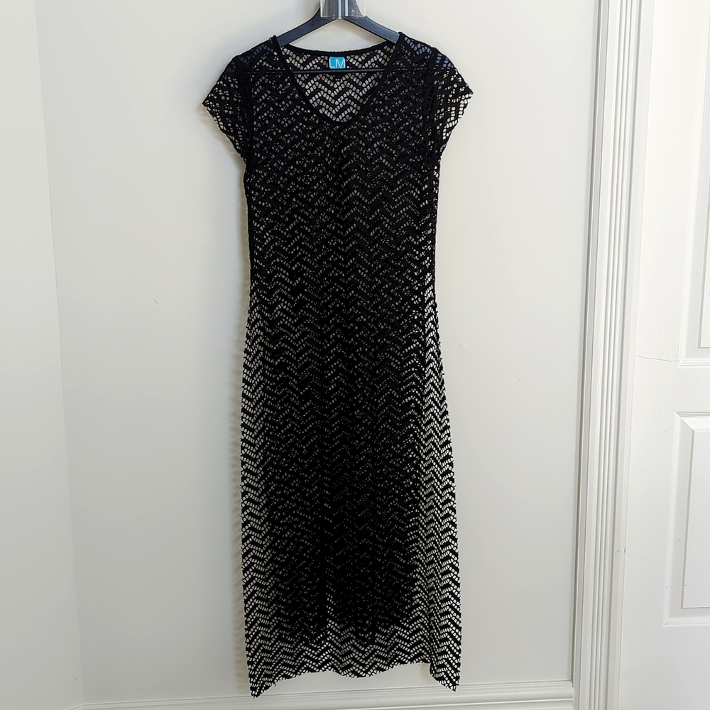 LM BEACH, Black Cover Up, Size Medium